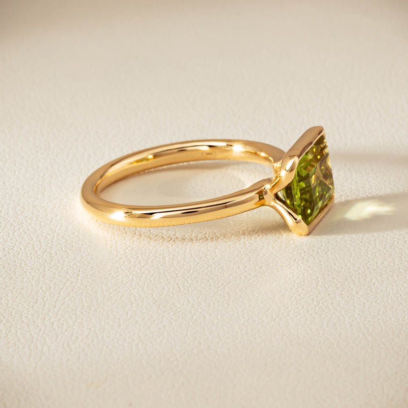 18ct Yellow Gold Peridot Elle Ring - Ring - Walker & Hall