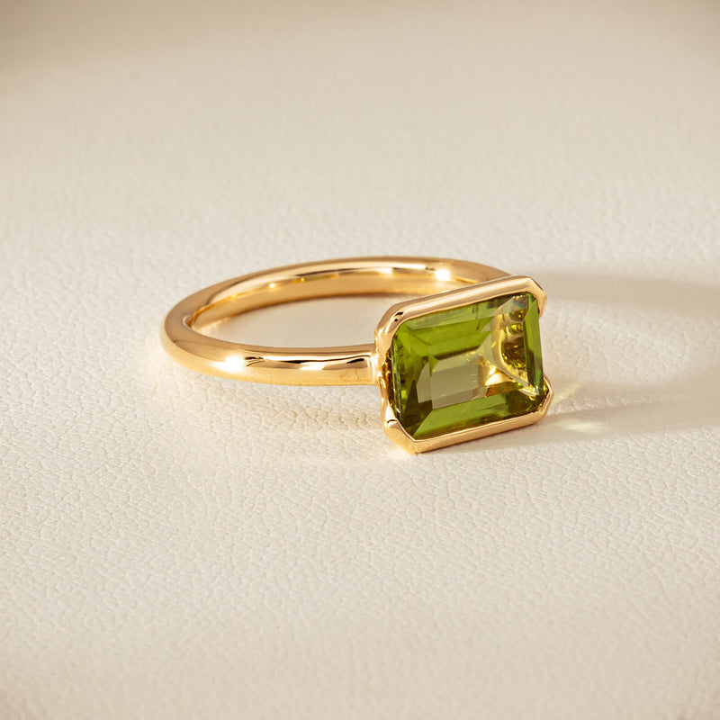 18ct Yellow Gold Peridot Elle Ring - Ring - Walker & Hall