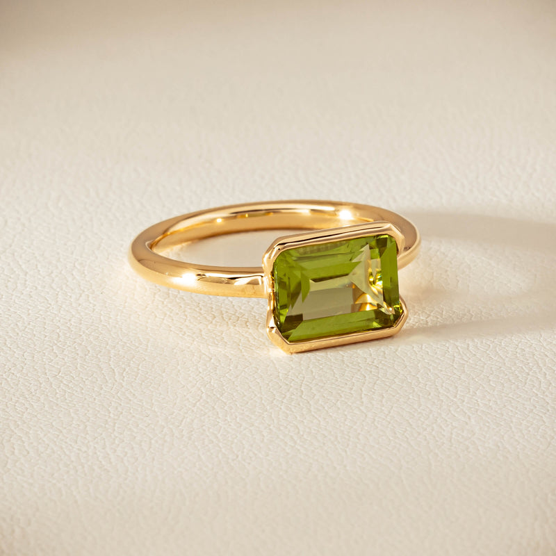18ct Yellow Gold Peridot Elle Ring - Ring - Walker & Hall
