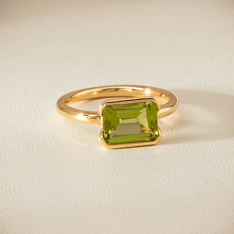 18ct Yellow Gold Peridot Elle Ring - Ring - Walker & Hall