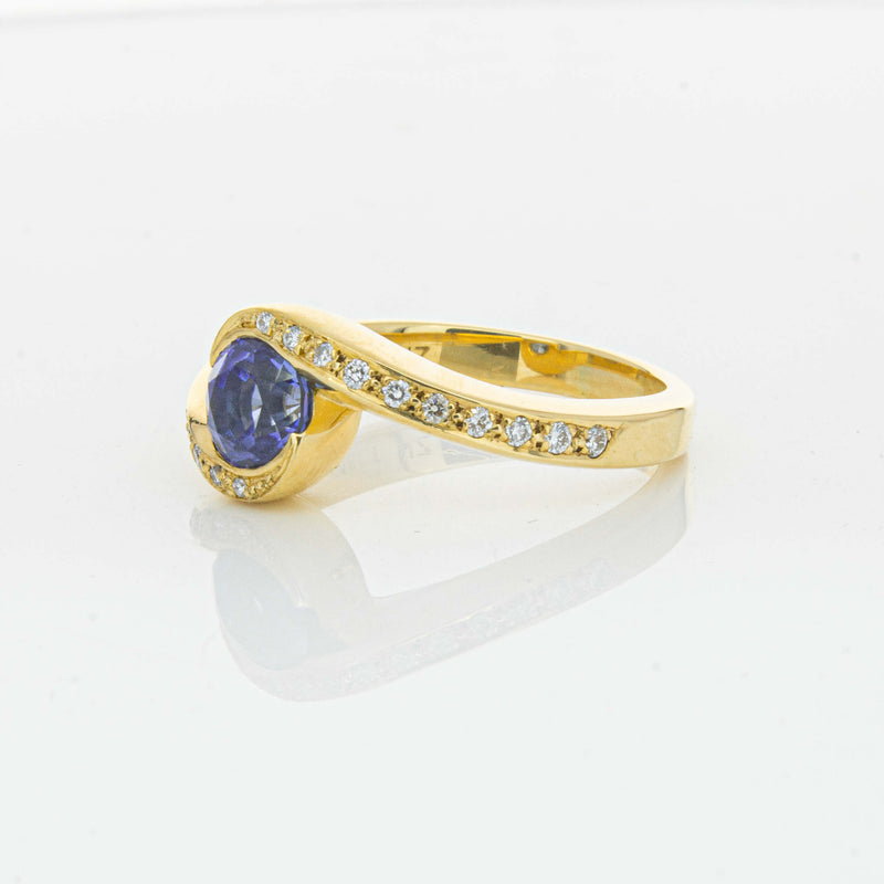 Deja Vu 18ct Yellow Gold 1.28ct Sapphire & Diamond Ring - Ring - Walker & Hall