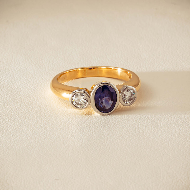 Deja Vu 18ct Yellow Gold 1.00ct Sapphire & Diamond Ring
