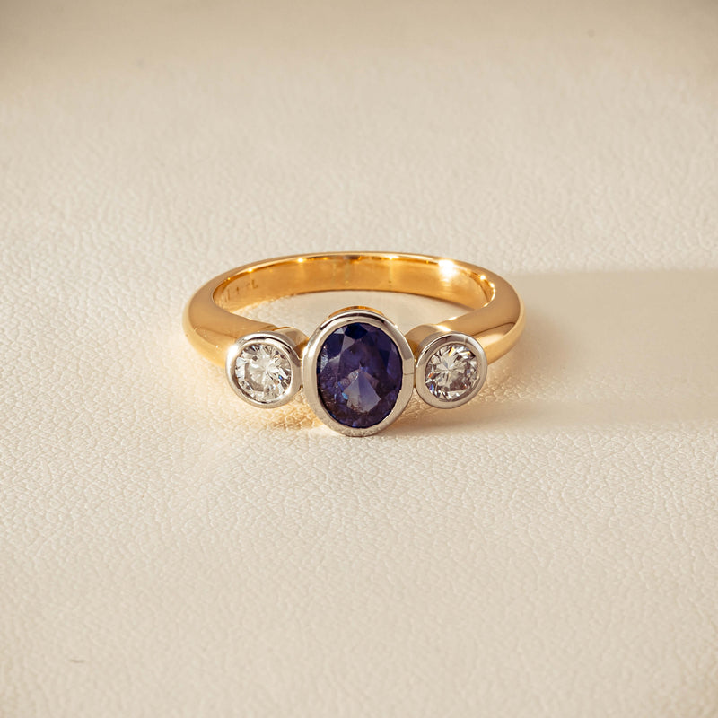 Deja Vu 18ct Yellow Gold 1.00ct Sapphire & Diamond Ring