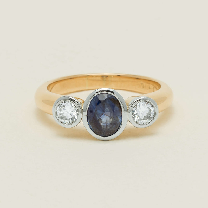 Deja Vu 18ct Yellow Gold 1.00ct Sapphire & Diamond Ring