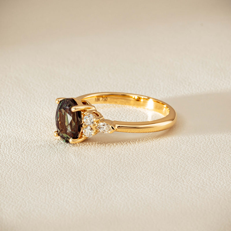 18ct Yellow Gold 2.20ct Green Sapphire & Diamond Oriana Ring
