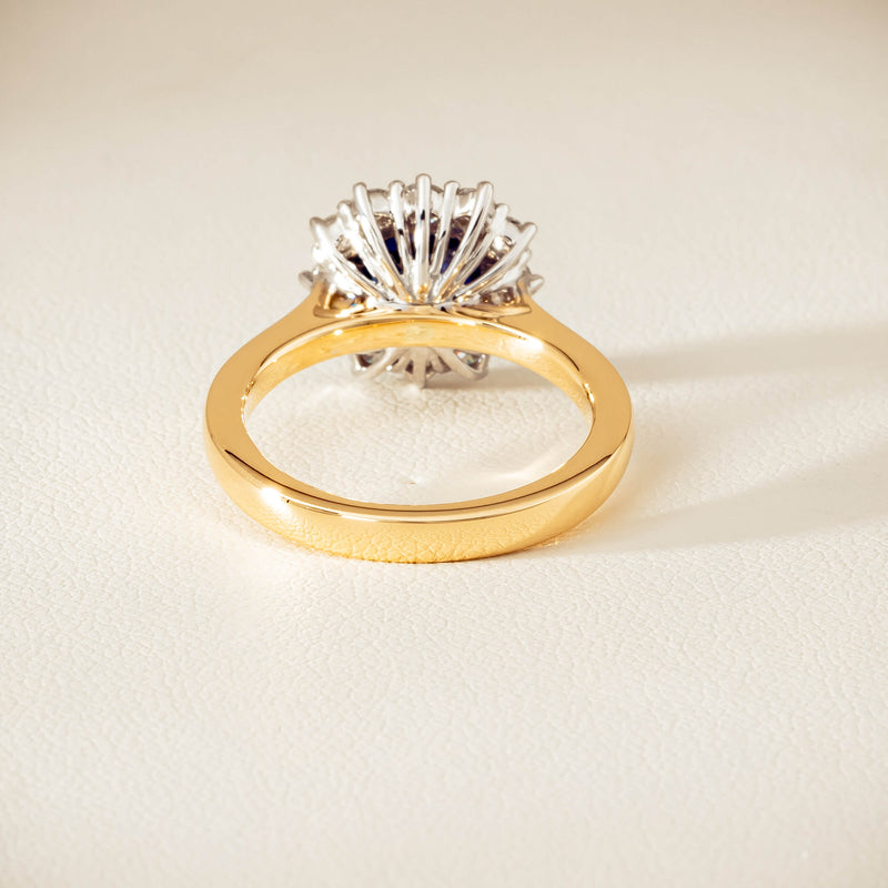 18ct Yellow Gold 2.00ct Sapphire & Diamond Belle Ring