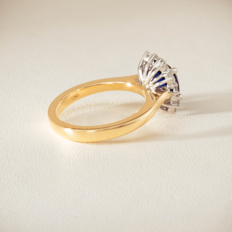 18ct Yellow Gold 2.00ct Sapphire & Diamond Belle Ring