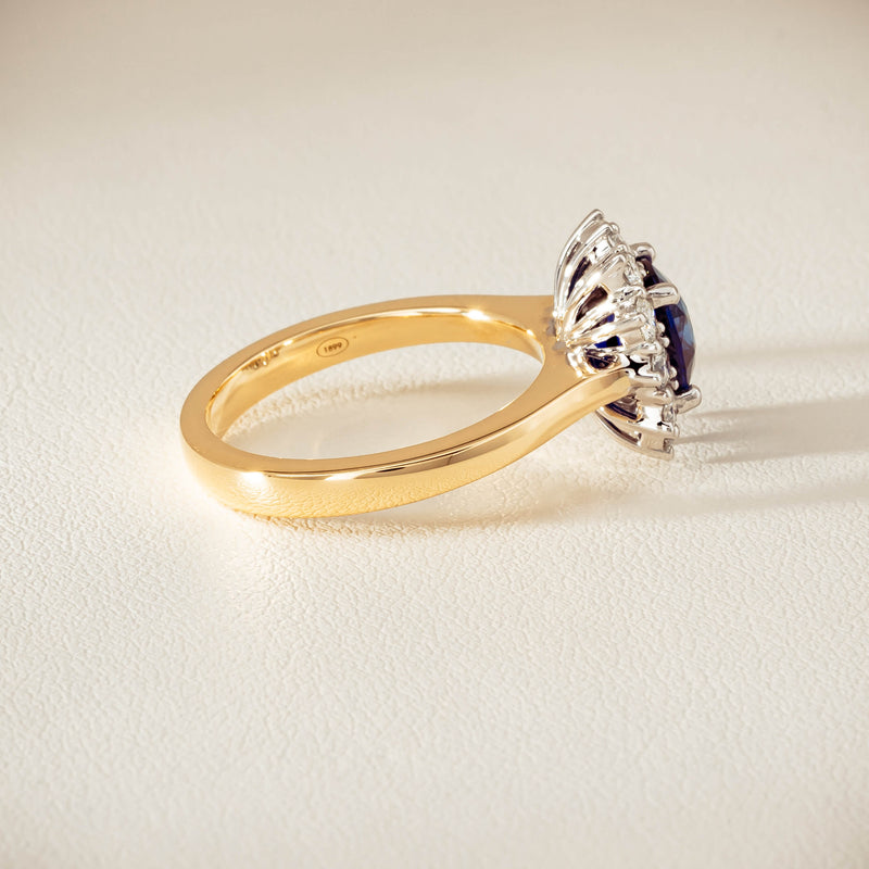 18ct Yellow Gold 2.00ct Sapphire & Diamond Belle Ring