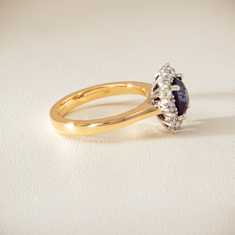 18ct Yellow Gold 2.00ct Sapphire & Diamond Belle Ring