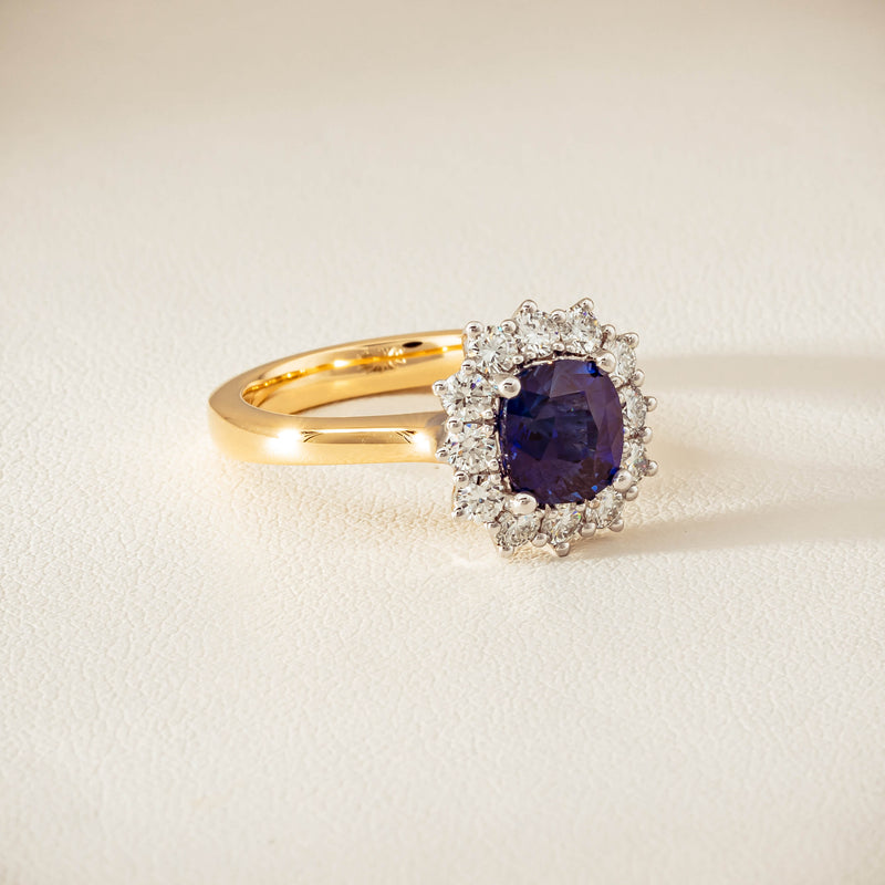 18ct Yellow Gold 2.00ct Sapphire & Diamond Belle Ring