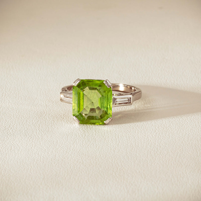 Deja Vu 18ct White Gold Peridot & Diamond Ring