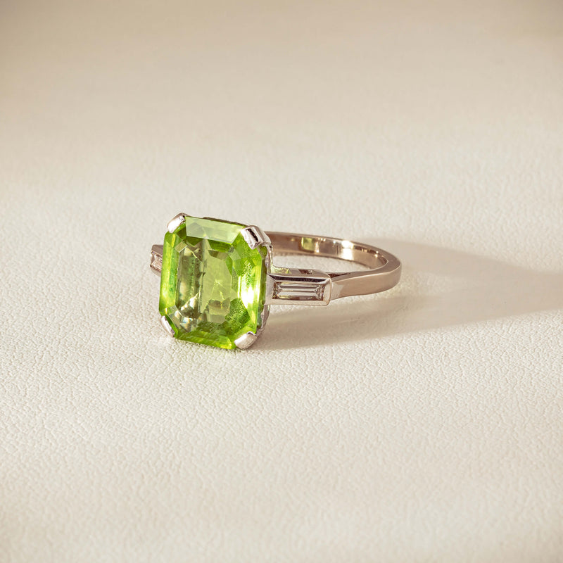 Deja Vu 18ct White Gold Peridot & Diamond Ring