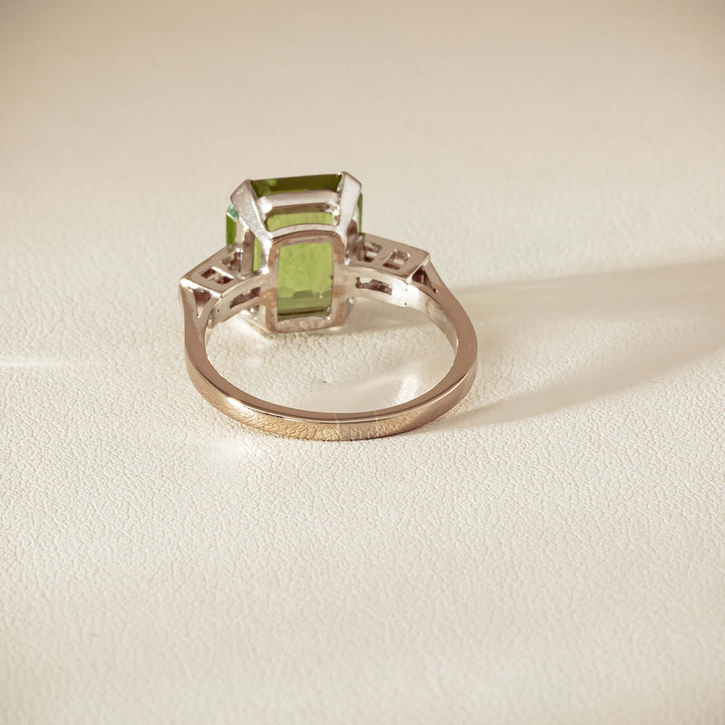 Deja Vu 18ct White Gold Peridot & Diamond Ring