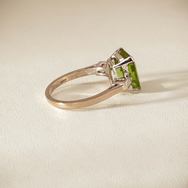 Deja Vu 18ct White Gold Peridot & Diamond Ring