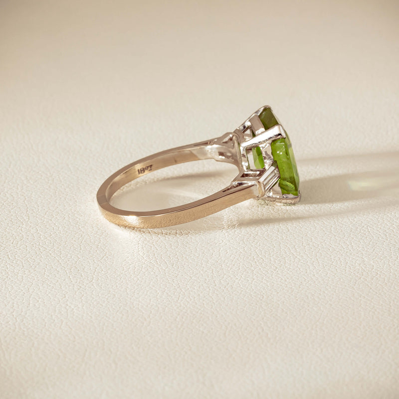 Deja Vu 18ct White Gold Peridot & Diamond Ring
