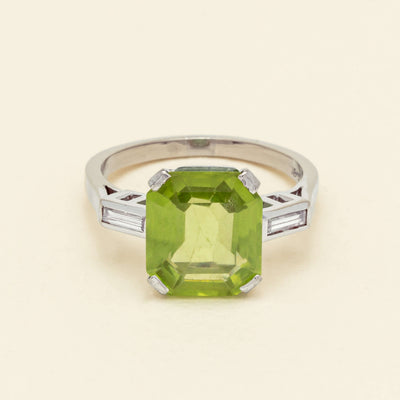 Deja Vu 18ct White Gold Peridot & Diamond Ring