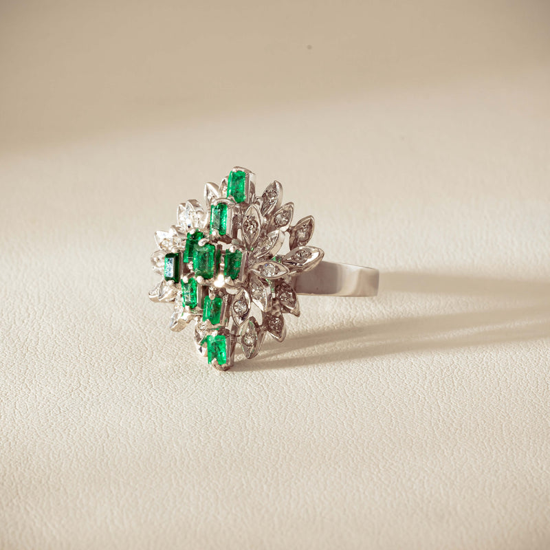 Vintage 13ct White Gold Emerald & Diamond Cluster Ring