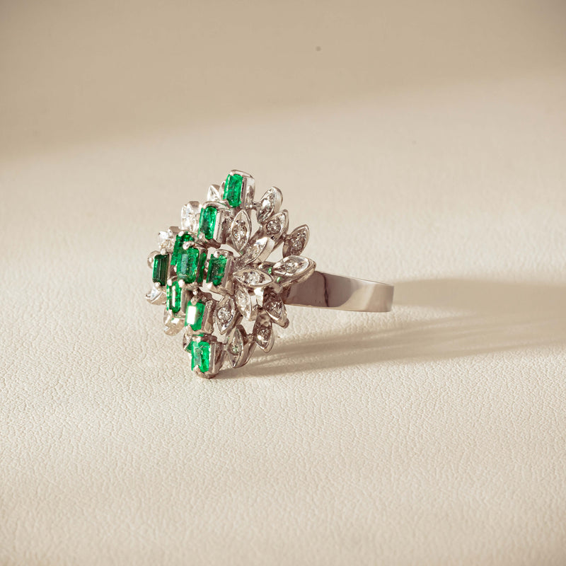 Vintage 13ct White Gold Emerald & Diamond Cluster Ring