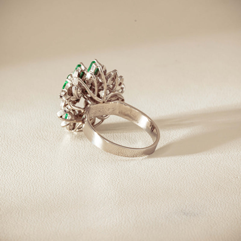 Vintage 13ct White Gold Emerald & Diamond Cluster Ring