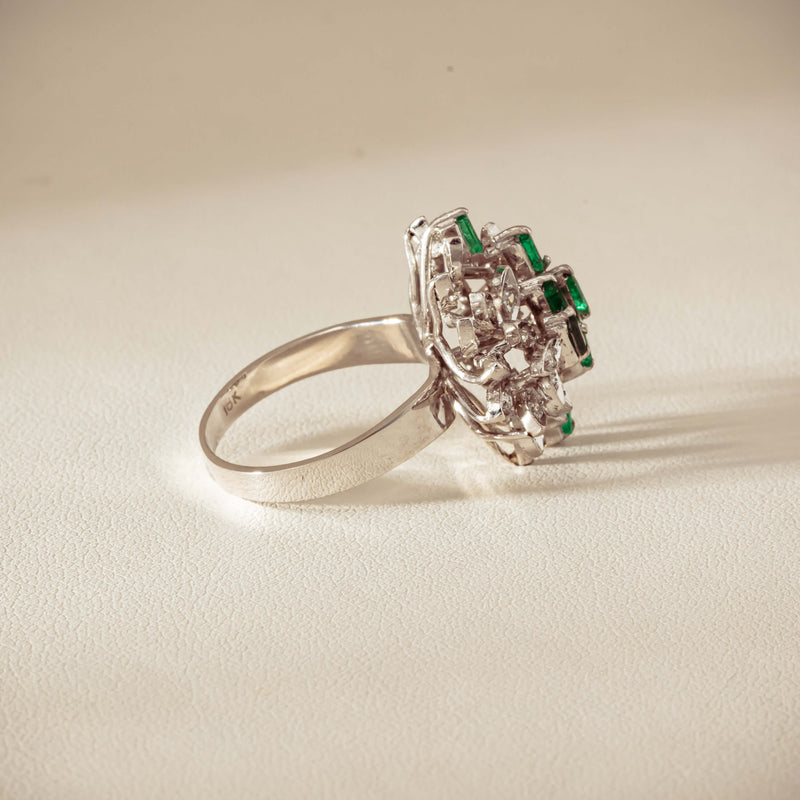 Vintage 13ct White Gold Emerald & Diamond Cluster Ring