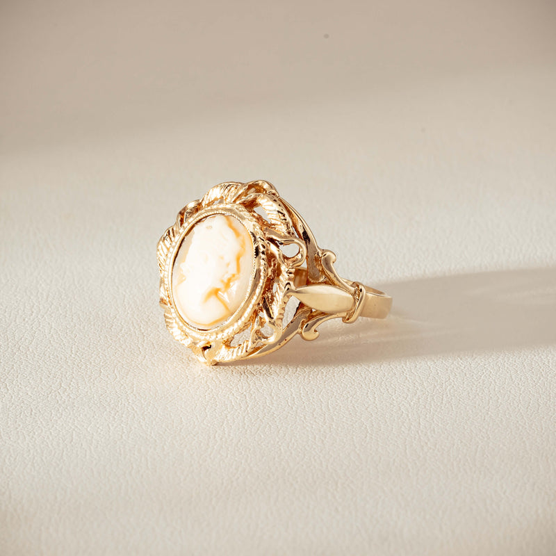 Deja Vu 9ct Yellow Gold Decorative Cameo Ring - London 1976