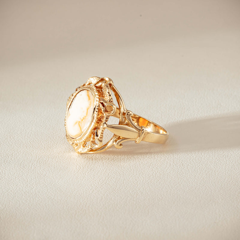 Deja Vu 9ct Yellow Gold Decorative Cameo Ring - London 1976