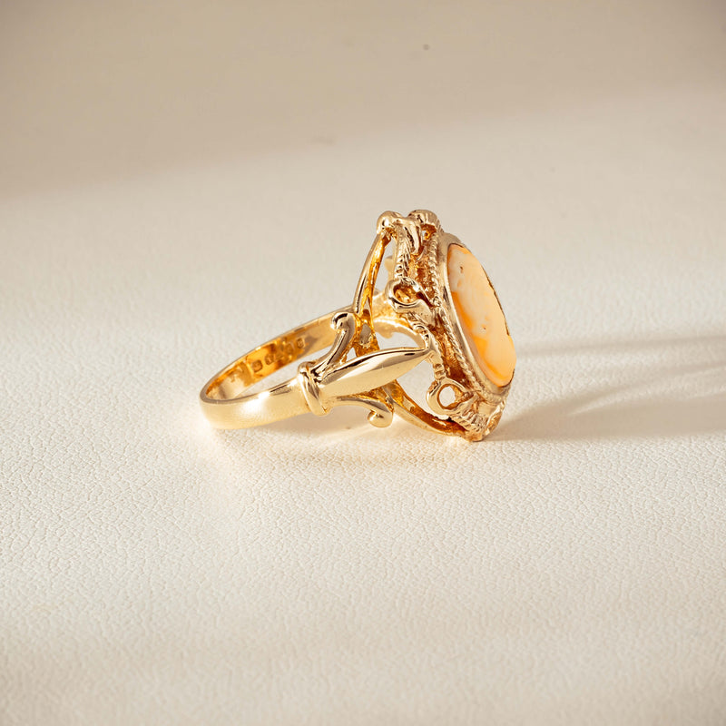 Deja Vu 9ct Yellow Gold Decorative Cameo Ring - London 1976