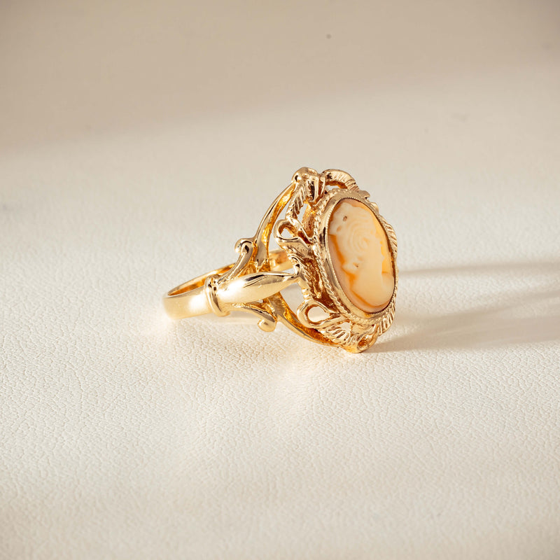 Deja Vu 9ct Yellow Gold Decorative Cameo Ring - London 1976