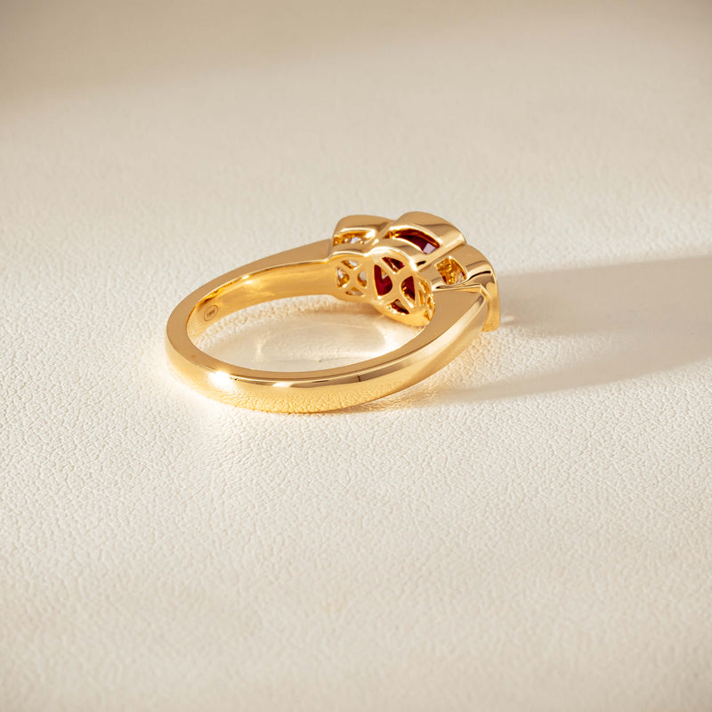 18ct Yellow Gold 1.52ct Ruby & Diamond Rubover-Set Ring