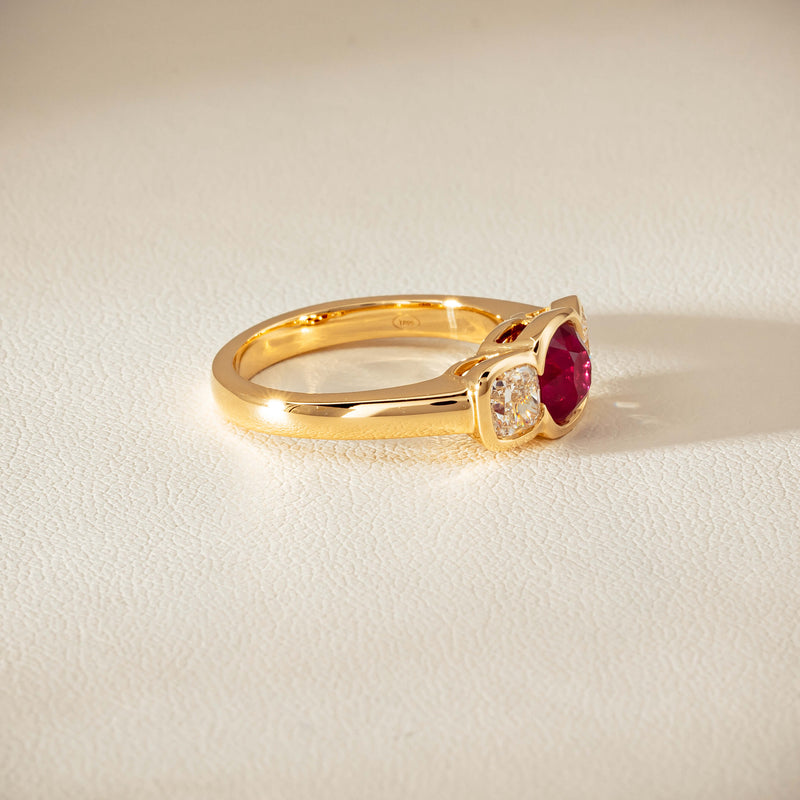 18ct Yellow Gold 1.52ct Ruby & Diamond Rubover-Set Ring