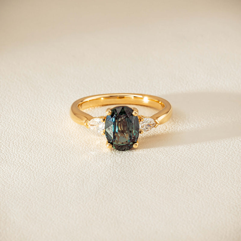 18ct Yellow Gold 3.01ct Green Sapphire & Diamond Ayla Ring
