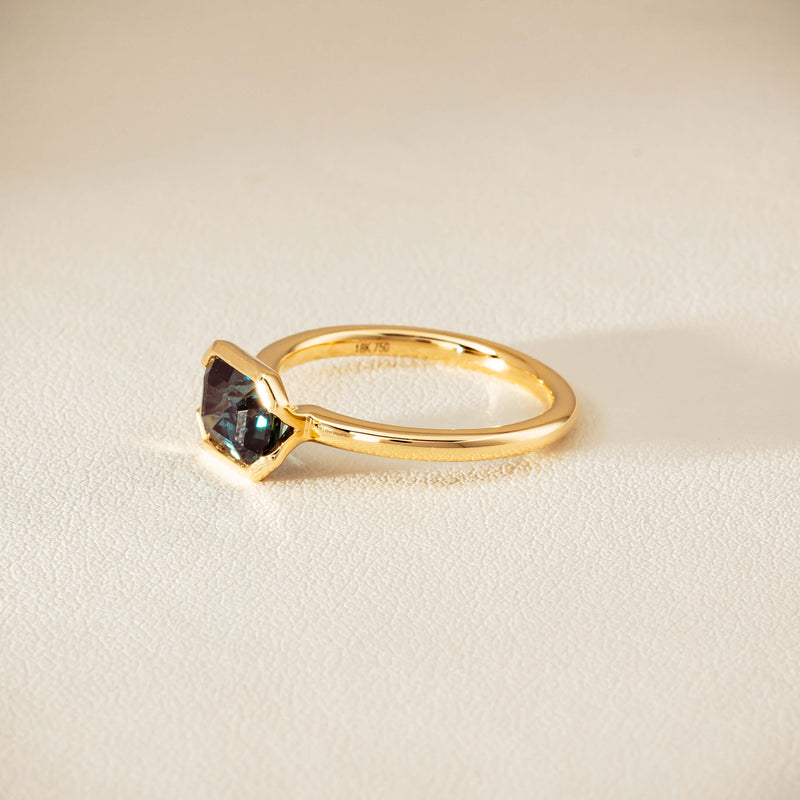 18ct Yellow Gold 2.05ct Green Sapphire Elle Ring