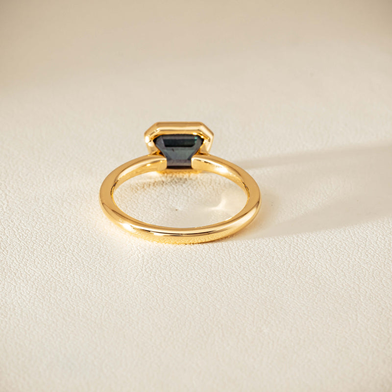18ct Yellow Gold 2.05ct Green Sapphire Elle Ring
