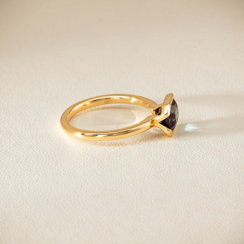 18ct Yellow Gold 2.05ct Green Sapphire Elle Ring