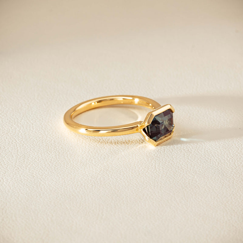 18ct Yellow Gold 2.05ct Green Sapphire Elle Ring