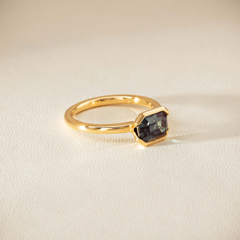 18ct Yellow Gold 2.05ct Green Sapphire Elle Ring