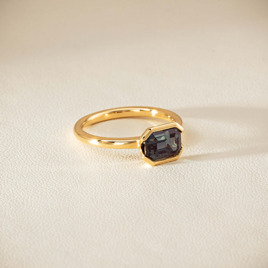 18ct Yellow Gold 2.05ct Green Sapphire Elle Ring