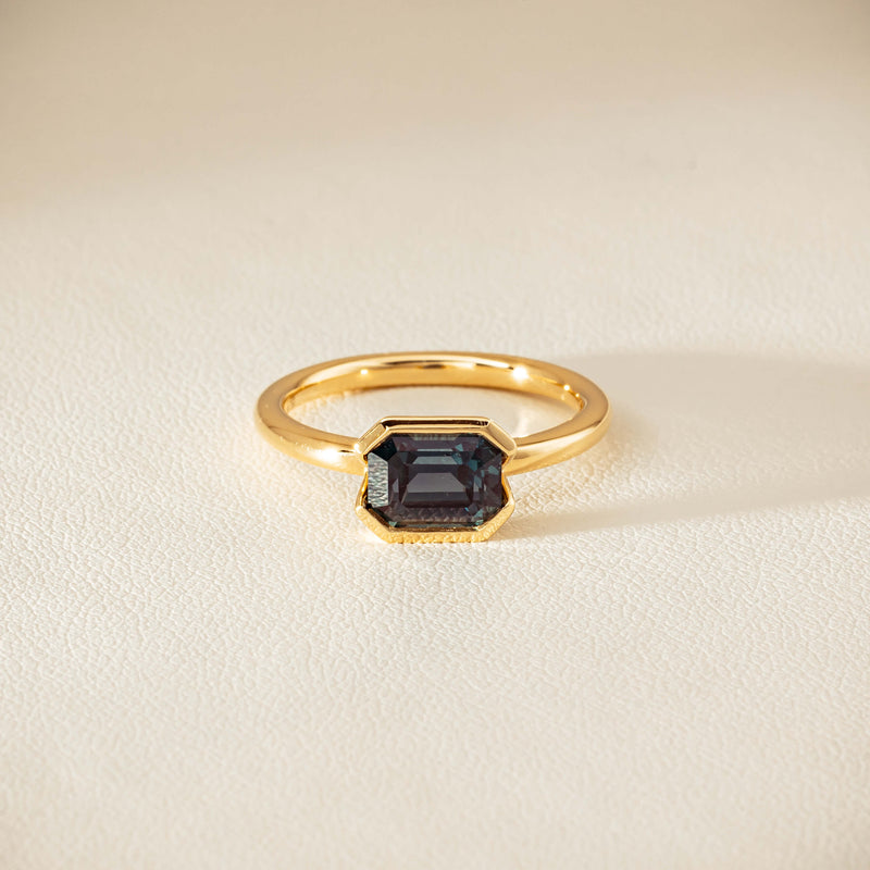 18ct Yellow Gold 2.05ct Green Sapphire Elle Ring