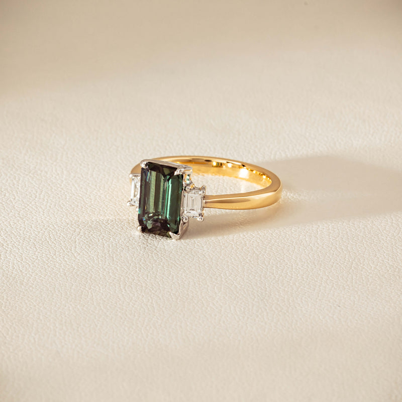 18ct Yellow Gold 2.35ct Green Sapphire Diamond Odyssey Ring