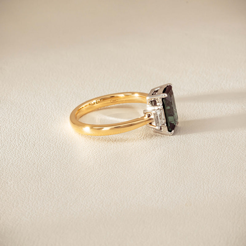 18ct Yellow Gold 2.35ct Green Sapphire Diamond Odyssey Ring