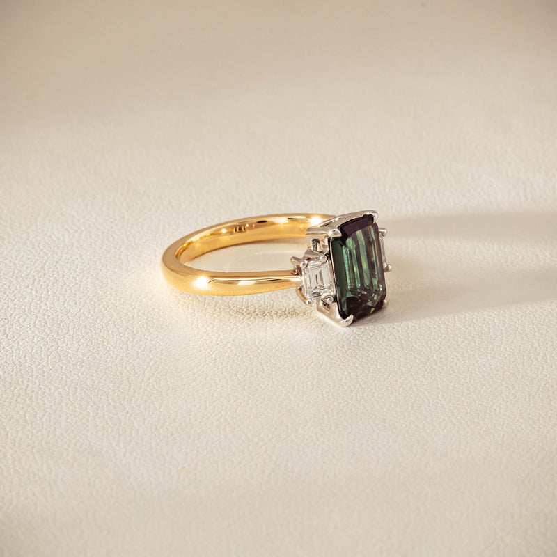 18ct Yellow Gold 2.35ct Green Sapphire Diamond Odyssey Ring