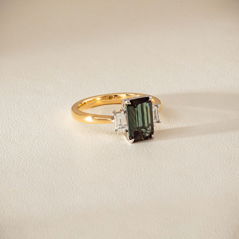 18ct Yellow Gold 2.35ct Green Sapphire Diamond Odyssey Ring