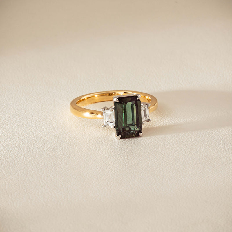 18ct Yellow Gold 2.35ct Green Sapphire Diamond Odyssey Ring