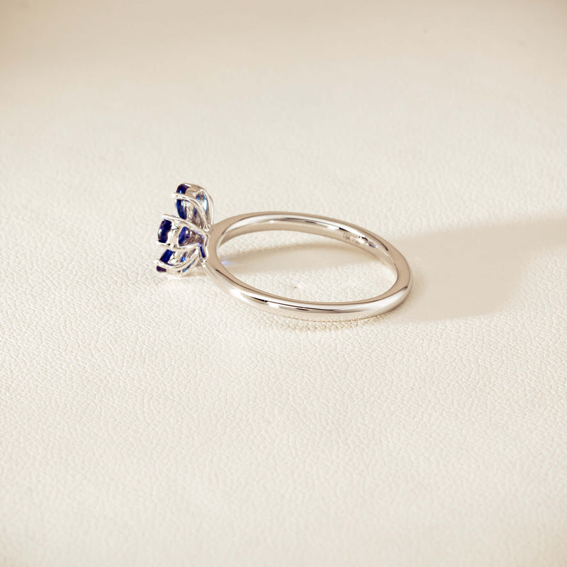 18ct White Gold Sapphire & Diamond Forget-Me-Not Ring