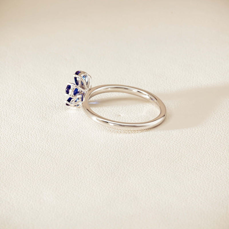 18ct White Gold Sapphire & Diamond Forget-Me-Not Ring