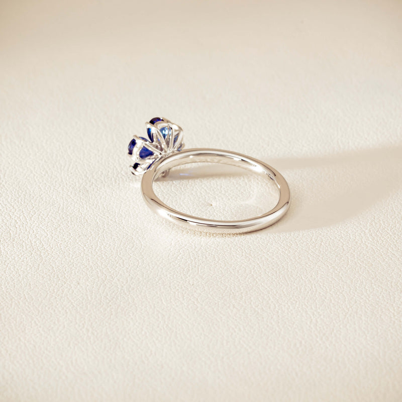 18ct White Gold Sapphire & Diamond Forget-Me-Not Ring