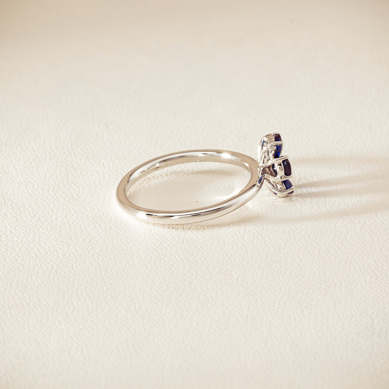 18ct White Gold Sapphire & Diamond Forget-Me-Not Ring