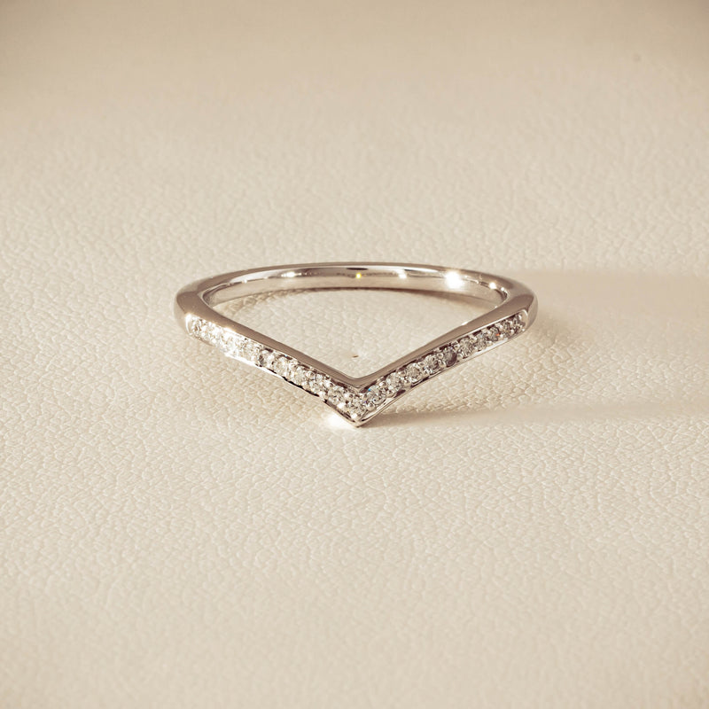 14ct White Gold Diamond Chevron Band