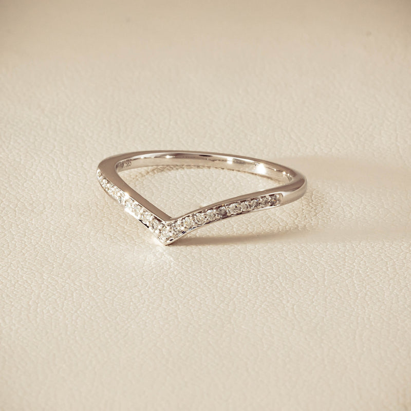 14ct White Gold Diamond Chevron Band