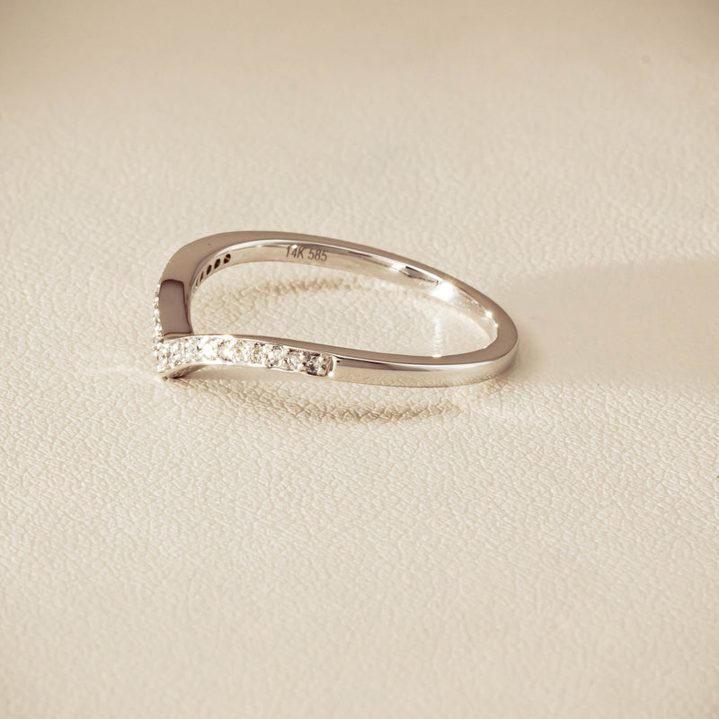 14ct White Gold Diamond Chevron Band